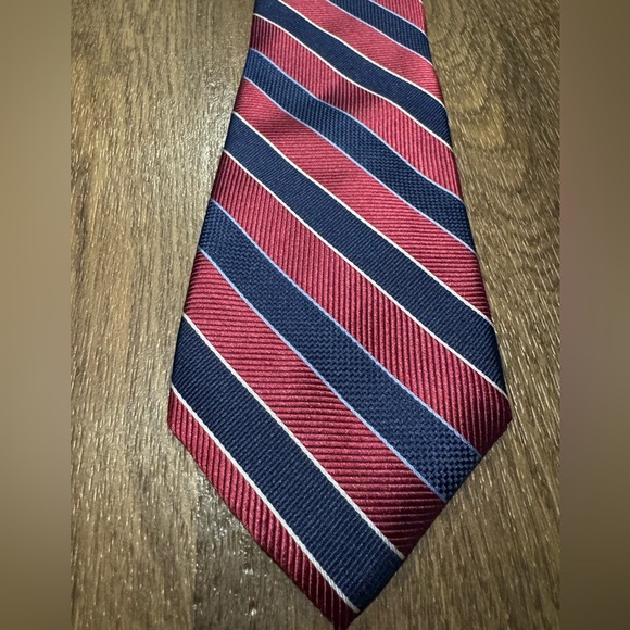 Jos. A. Bank Traveler 100% silk Navy Maroon Striped Tie Long Length - Picture 2 of 8